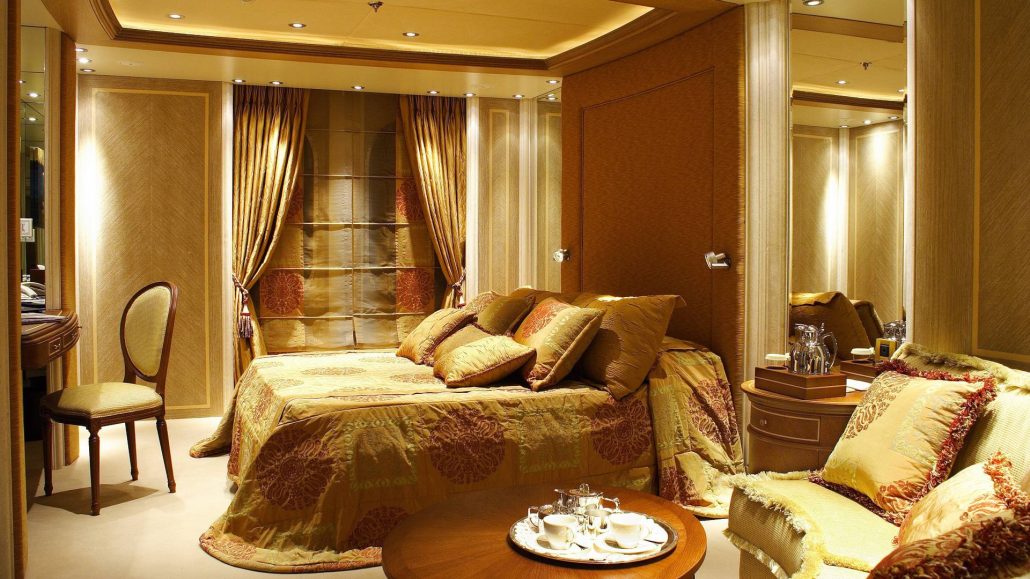 Alysia-Yacht-Cabin-Milos